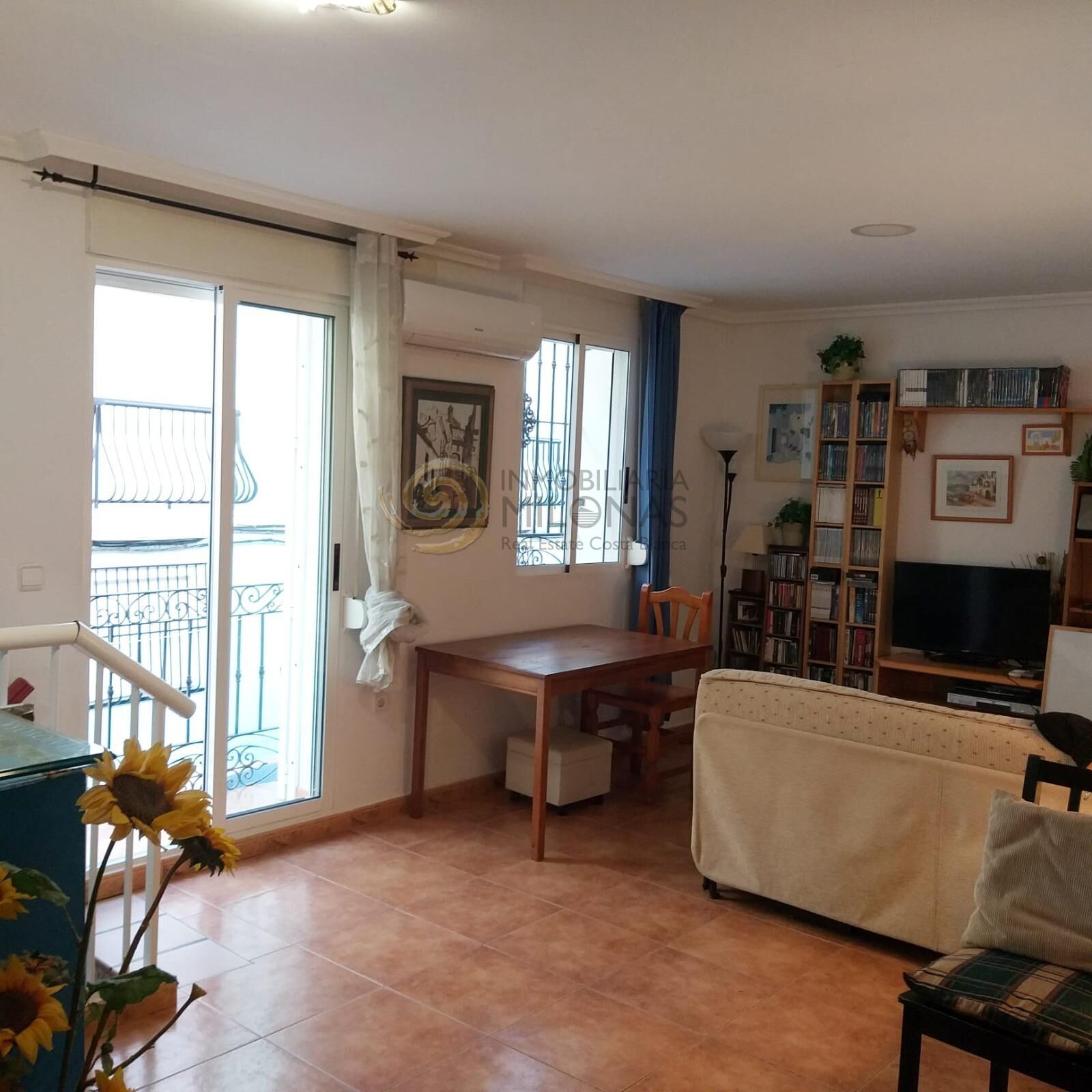 Sala d'estar de Casa o xalet en venda en Villajoyosa / La Vila Joiosa amb Aire condicionat, Calefacció i Balcó