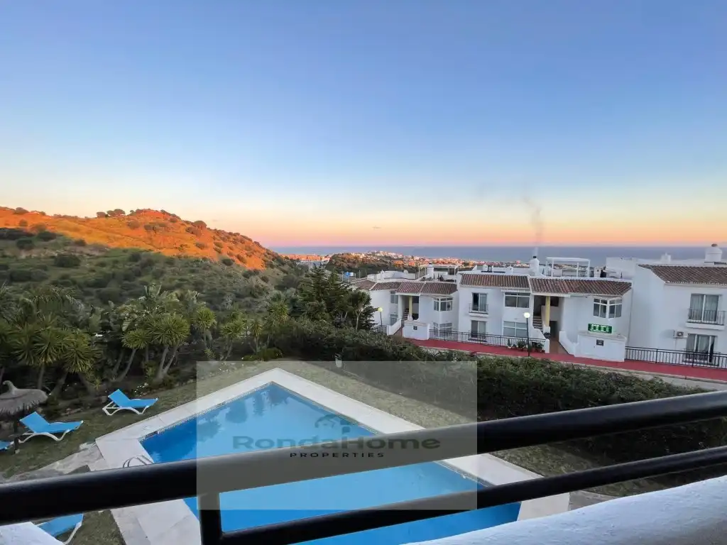 Vista exterior de Piso de alquiler en Mijas con Terraza y Amueblado