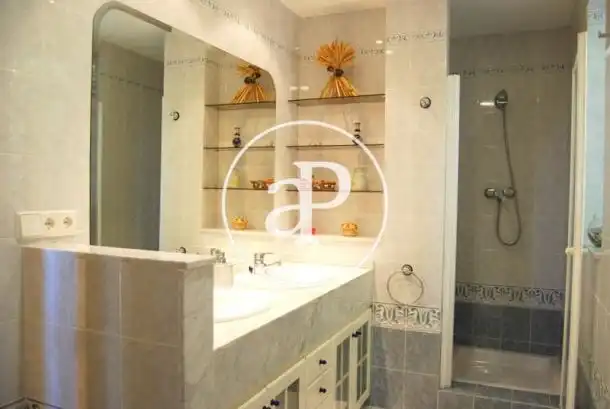Baño de Casa o chalet en venta en Sagunto / Sagunt con Aire acondicionado, Calefacción y Jardín privado