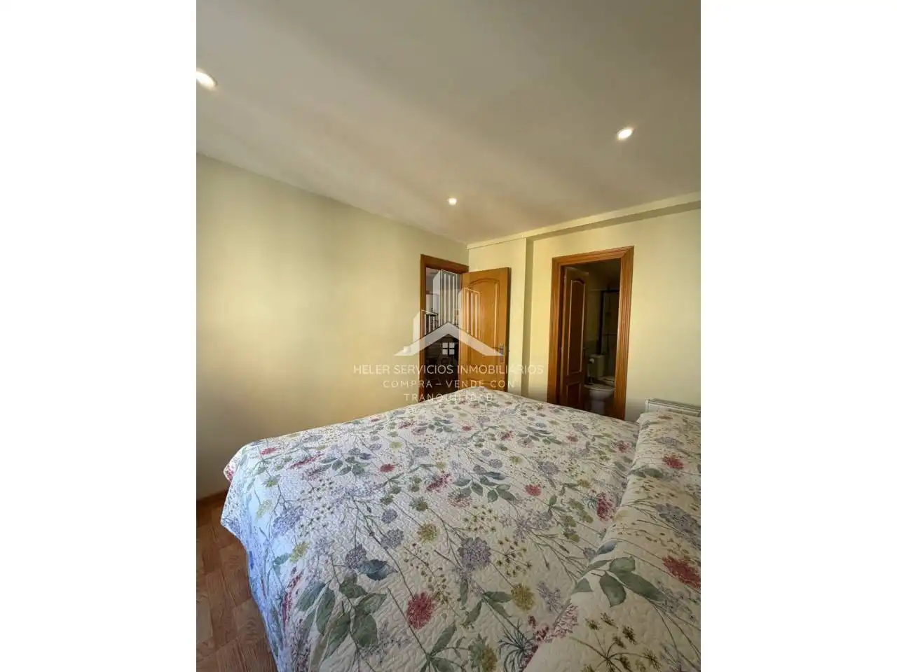 Dormitori de Apartament en venda en Vila-real amb Parquet, Terrassa i Traster