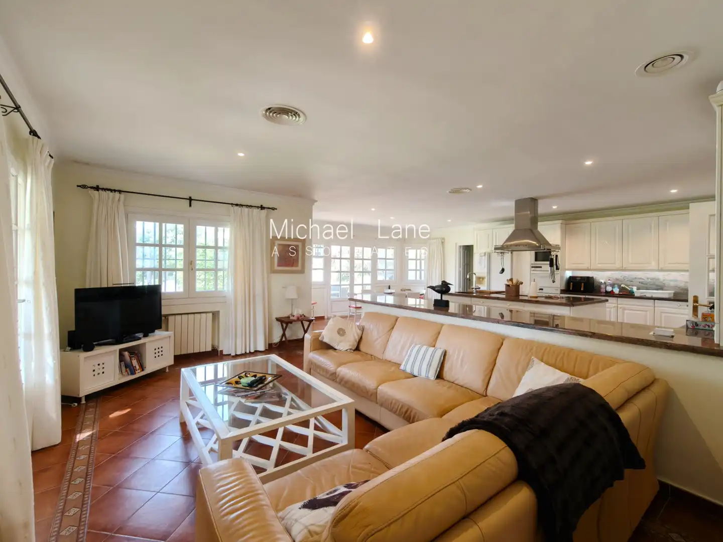 Living room of Houses for sale in Sotogrande  with Air Conditioner, Heating and Private garden