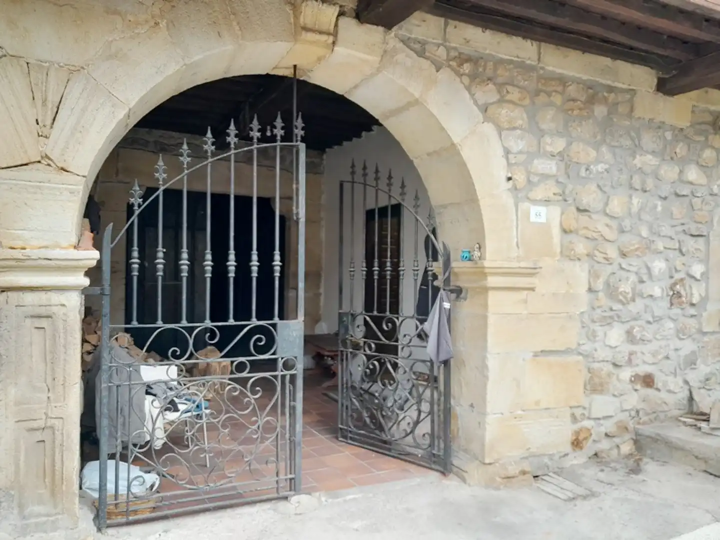 Einfamilien-Reihenhaus zum Verkauf in Ruente mit Heizung, Privatgarten und Balkon