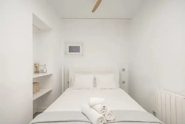 Habitación de Planta baja en venta en L'Hospitalet de Llobregat con Aire acondicionado y Horno