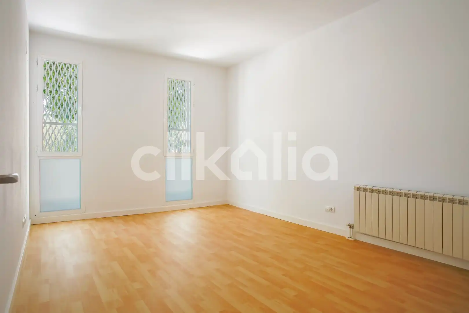 Piso en venta en Madrid con Calefacción, Trastero y Piscina