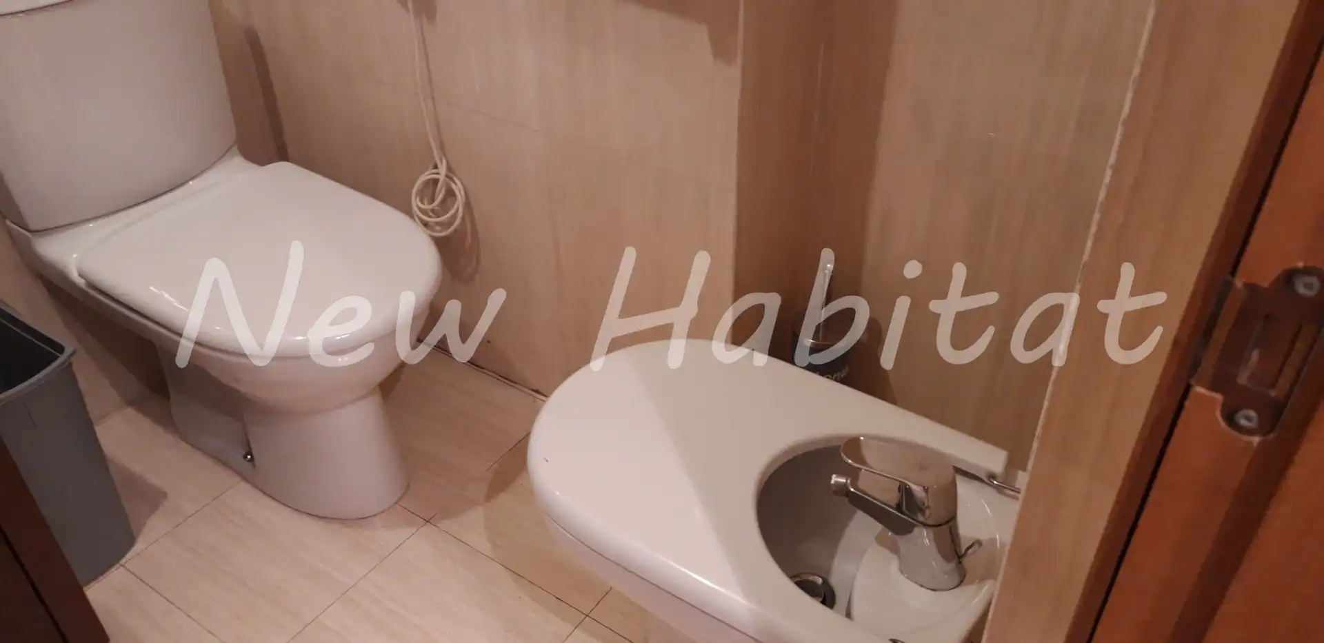 Baño de Piso en venta en Castellón de la Plana / Castelló de la Plana con Aire acondicionado, Trastero y Piscina comunitaria