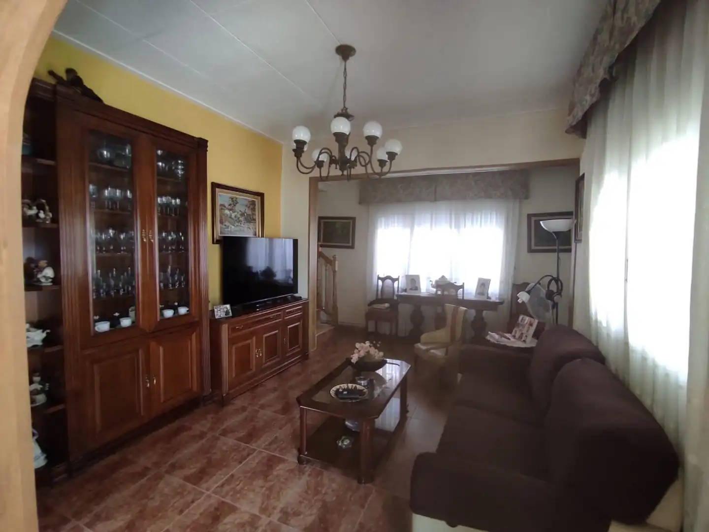 Sala d'estar de Casa o xalet en venda en Montcada i Reixac amb Calefacció, Terrassa i Piscina