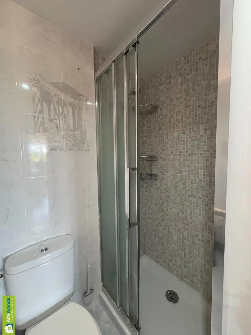Badezimmer von Wohnung zum Verkauf in Aranda de Duero mit Heizung, Terrasse und Möbliert