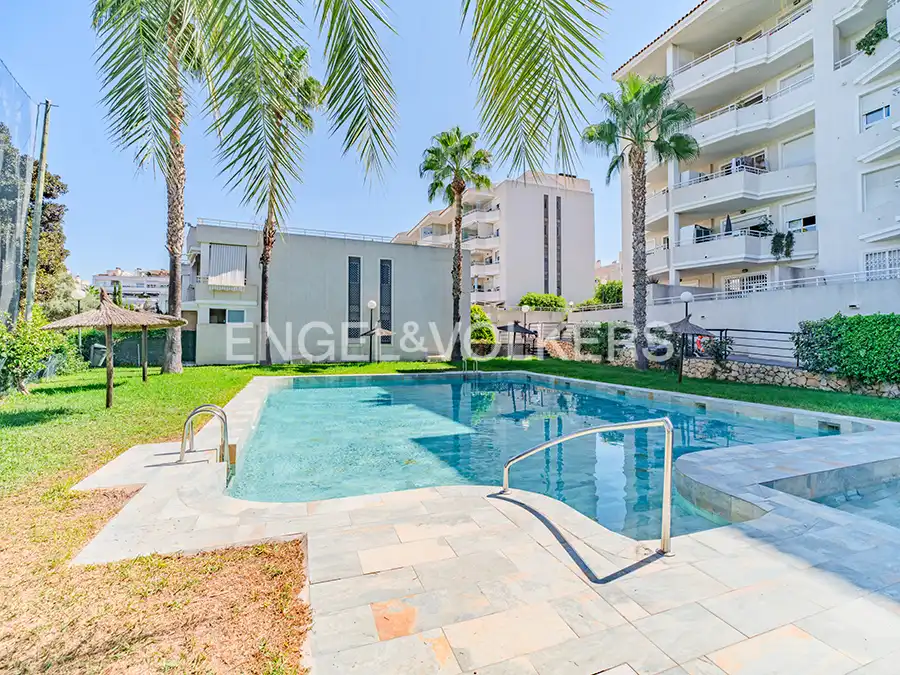 Piscina de Apartament de lloguer en Alicante / Alacant amb Aire condicionat, Moblat i Piscina comunitària