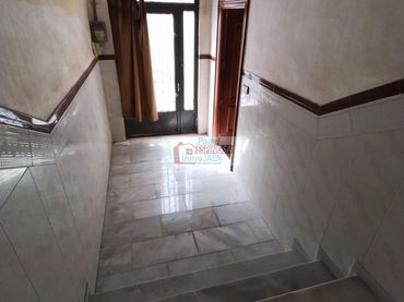 Casa con balcone in vendita a Torredonjimeno