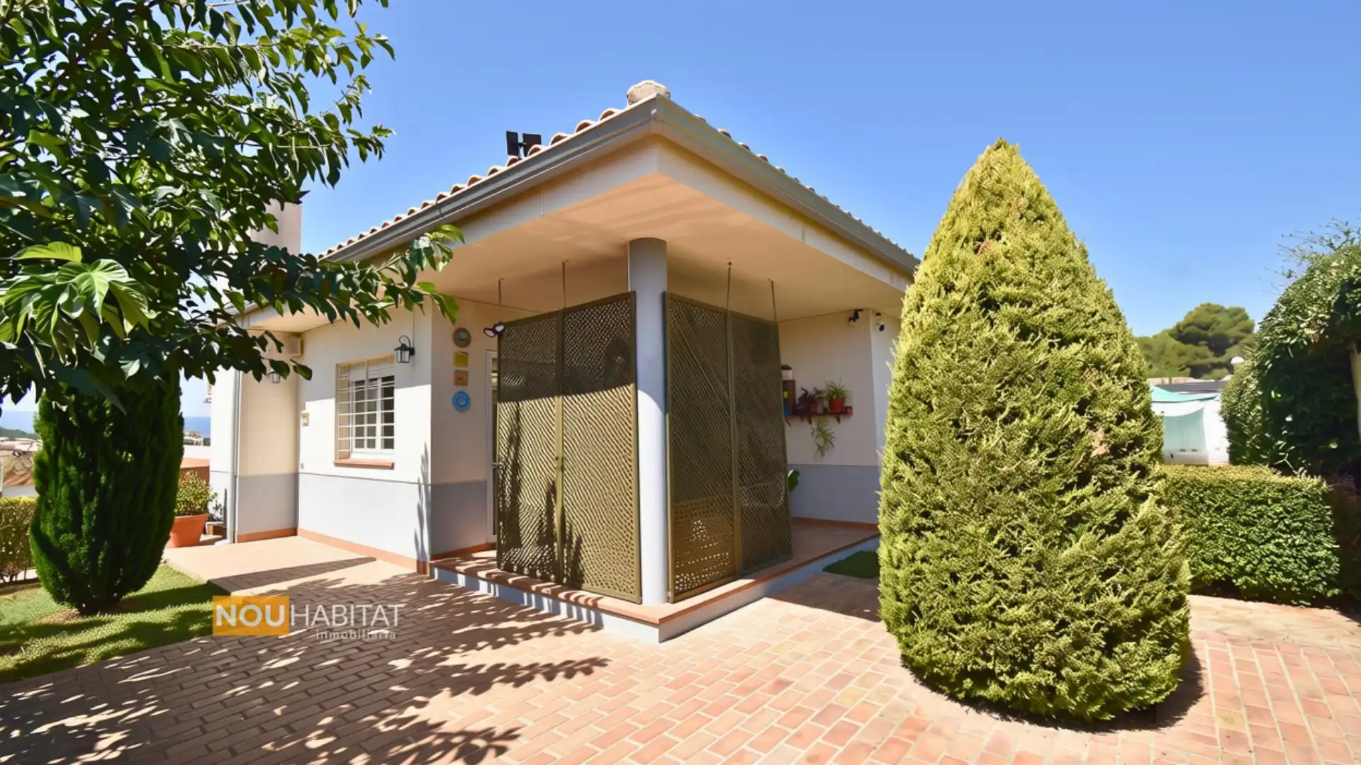 Casa aparellada amb piscina en venda a Montserrat, imagen 39
