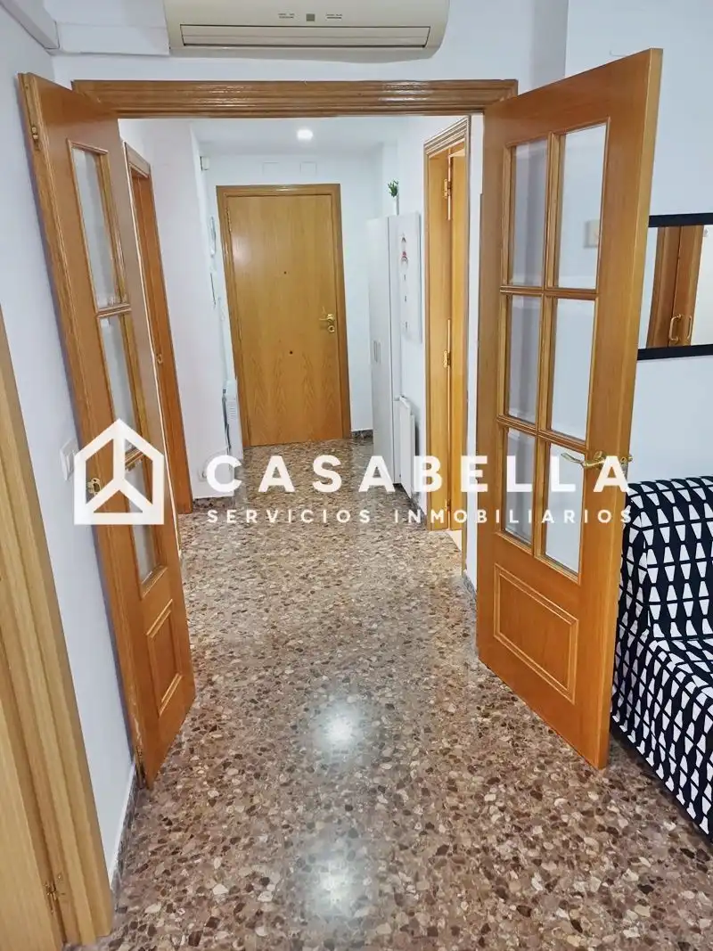 Wohnung zur Miete in Valencia mit Klimaanlage, Heizung und Terrasse