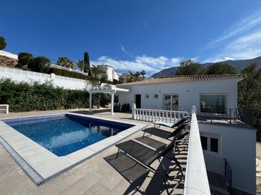 Haus mit Pool zum Verkauf in El Montgó
