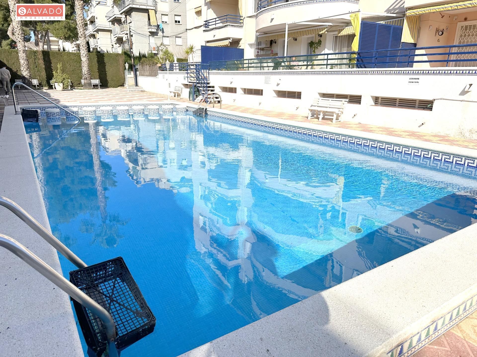 Piscina de Piso de alquiler en Cunit con Aire acondicionado, Calefacción y Terraza