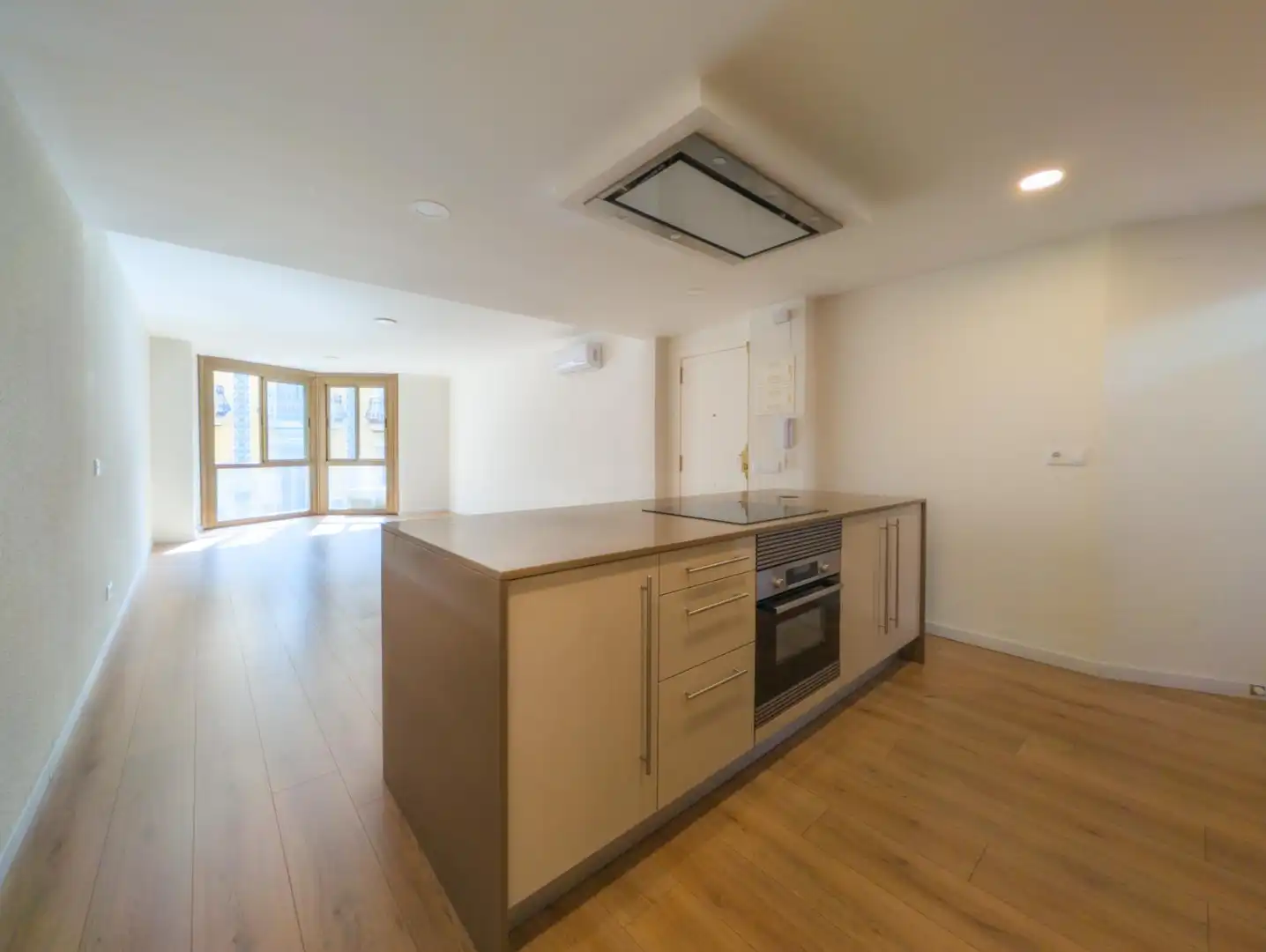 Kitchen of Flat for rent in Valencia  with Air Conditioner, Heating and Parquet flooring