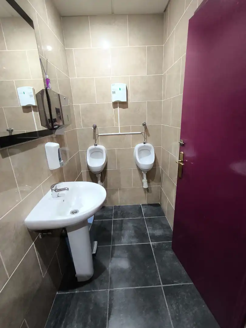 Baño de Local en traspaso en Pilar de la Horadada con Aire acondicionado, Terraza y Amueblado