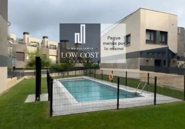 Piscina de Casa o chalet en venta en Castro-Urdiales con Calefacción, Jardín privado y Terraza