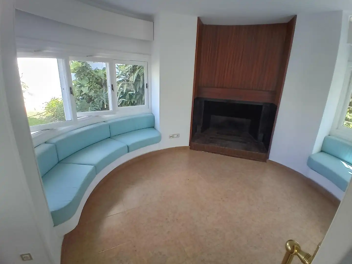 Living room of Houses for sale in Fuengirola  with Air Conditioner, Private garden and Terrace
