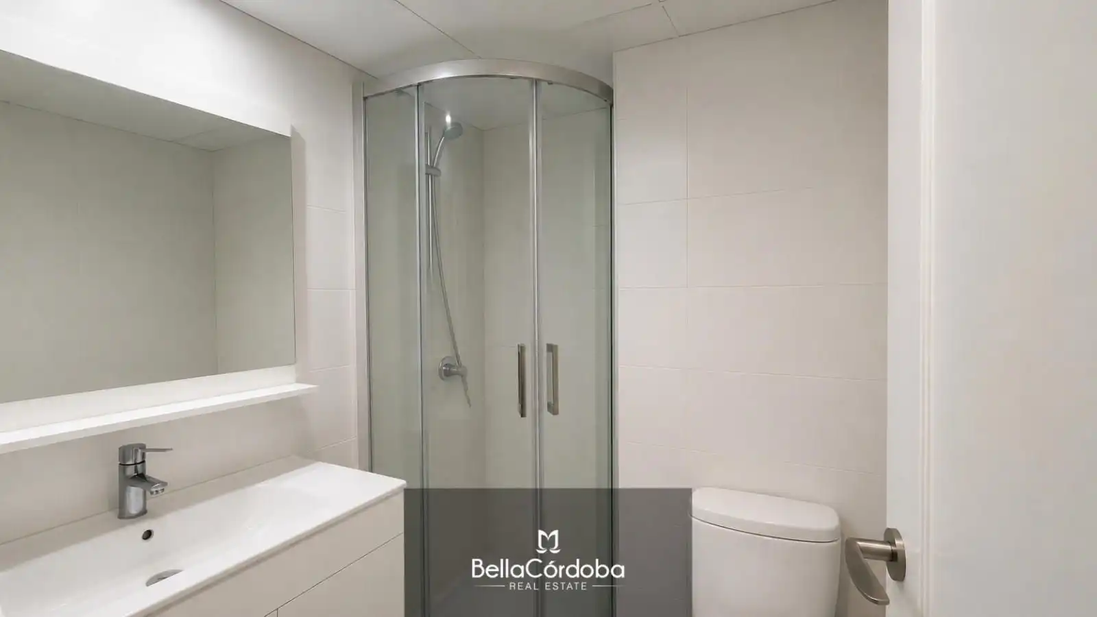 Bany de Pis en venda en Córdoba amb Aire condicionat, Calefacció i Moblat