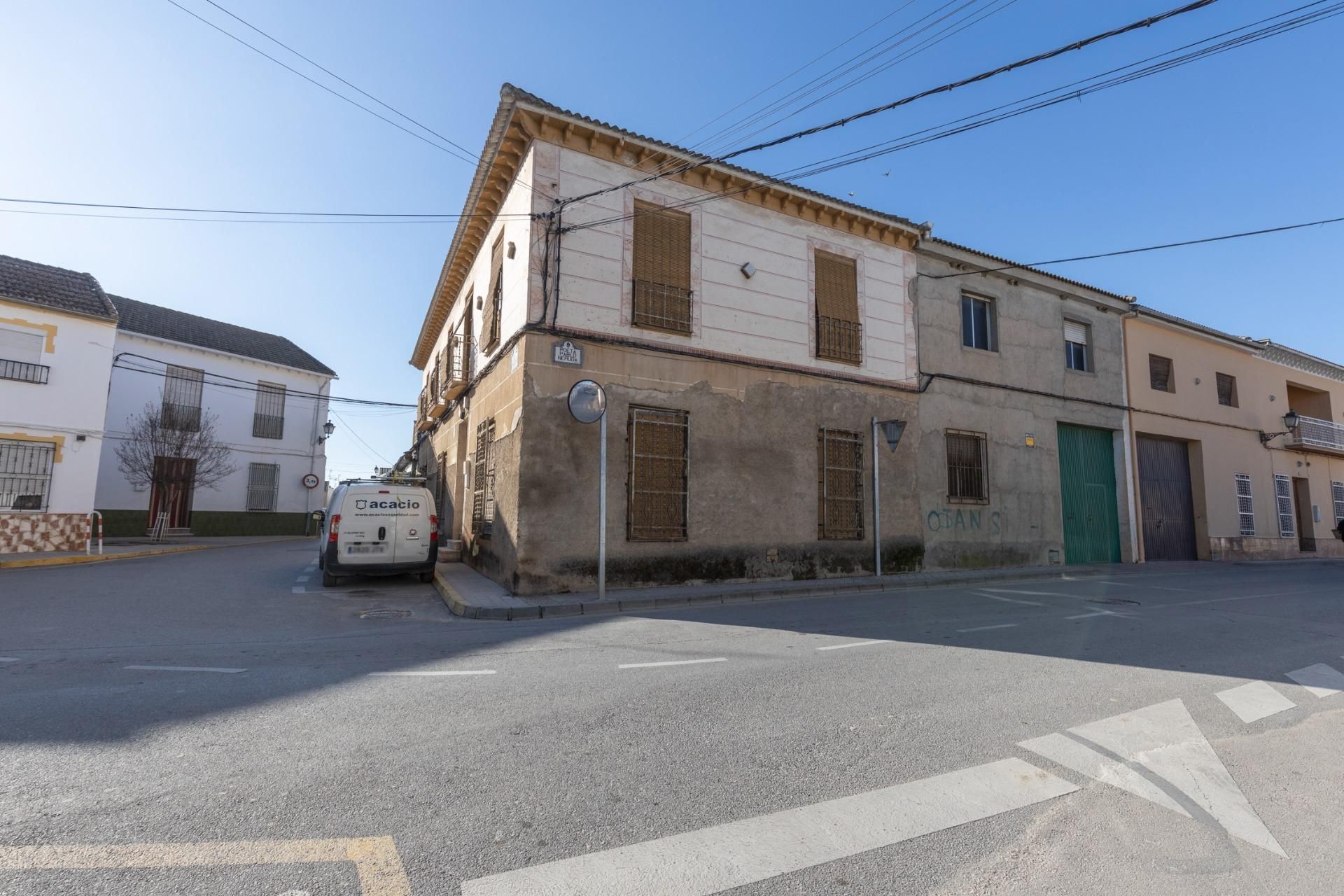 Vista exterior de Casa o xalet en venda en Fuente Vaqueros amb Terrassa, Traster i Balcó