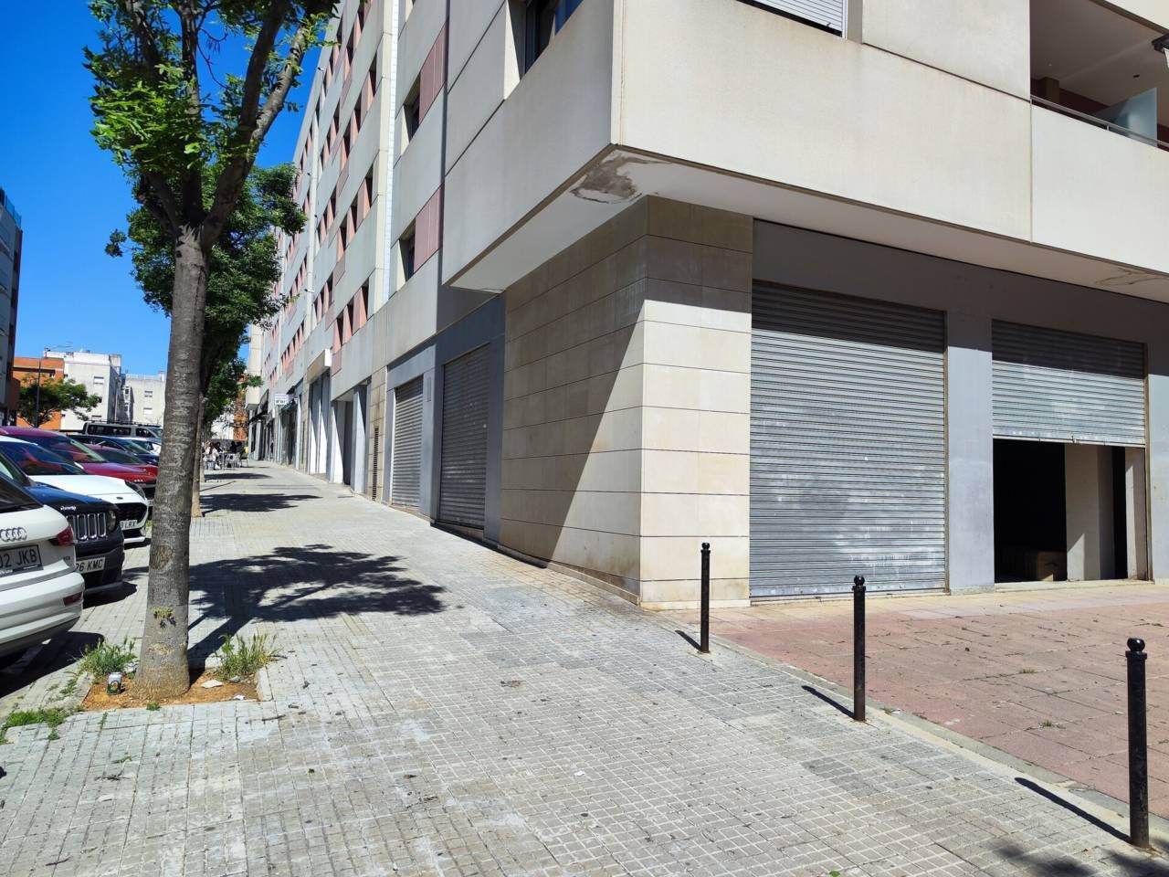 Vista exterior de Local de lloguer en Terrassa
