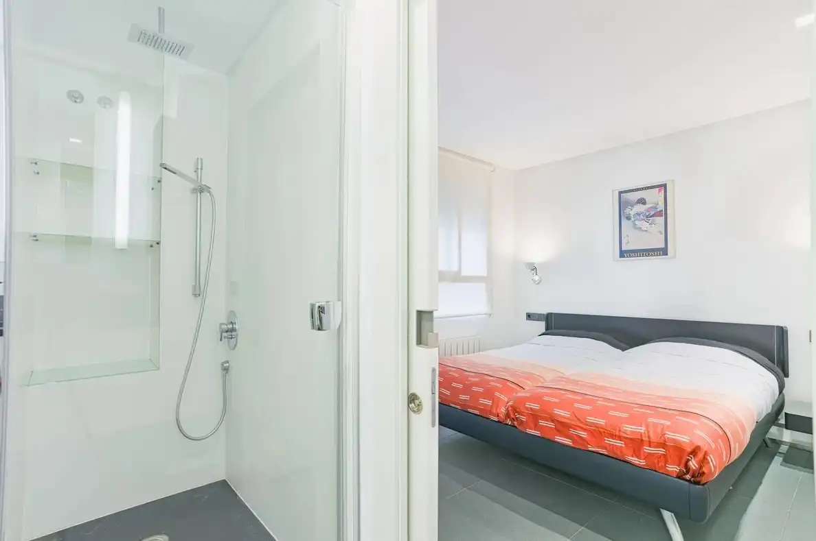 Dormitori de Apartament de lloguer en Valencia amb Aire condicionat, Calefacció i Terrassa