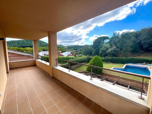 Casa-chalet en Venta en Castell en Palol de Revardit