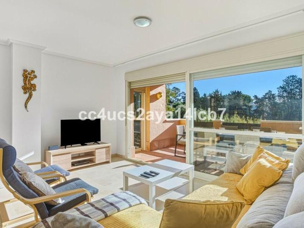 Sala d'estar de Apartament en venda en Marbella amb Aire condicionat, Terrassa i Traster