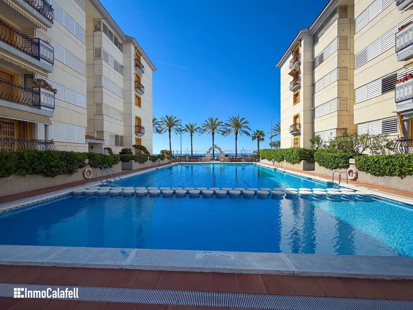 Swimming pool of Flat for sale in L'Estany