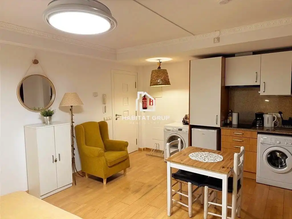 Sala de estar de Estudio en venta en Girona