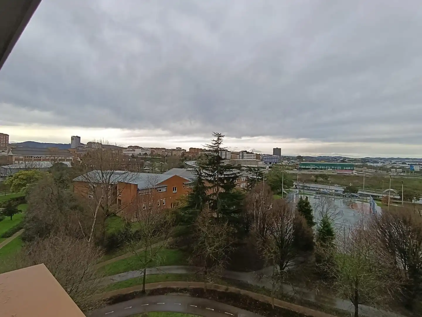 Vista exterior de Pis en venda en Gijón  amb Calefacció, Parquet i Traster