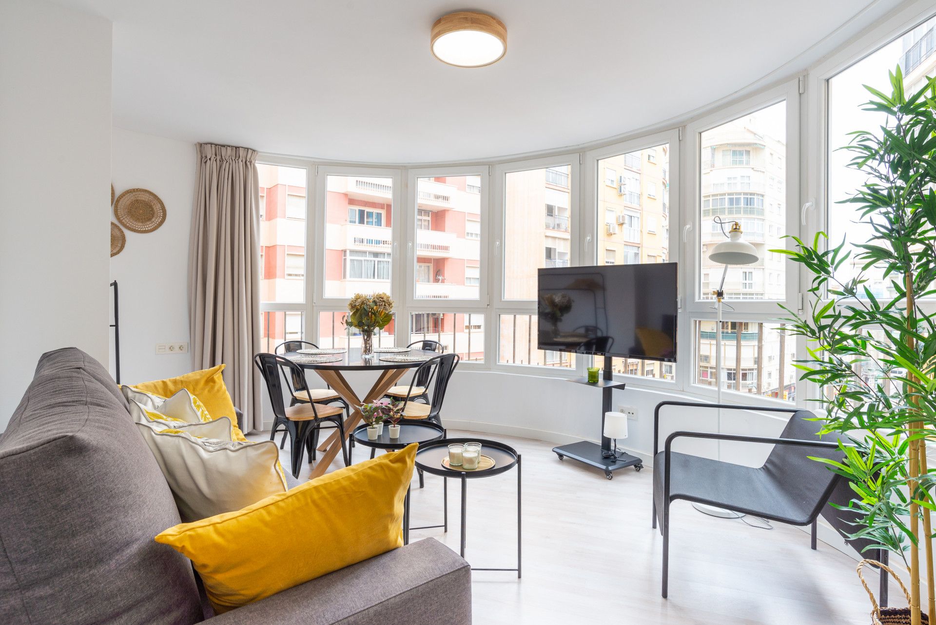Living room of Flat for sale in Málaga Capital  with Air Conditioner, Furnished and Internet