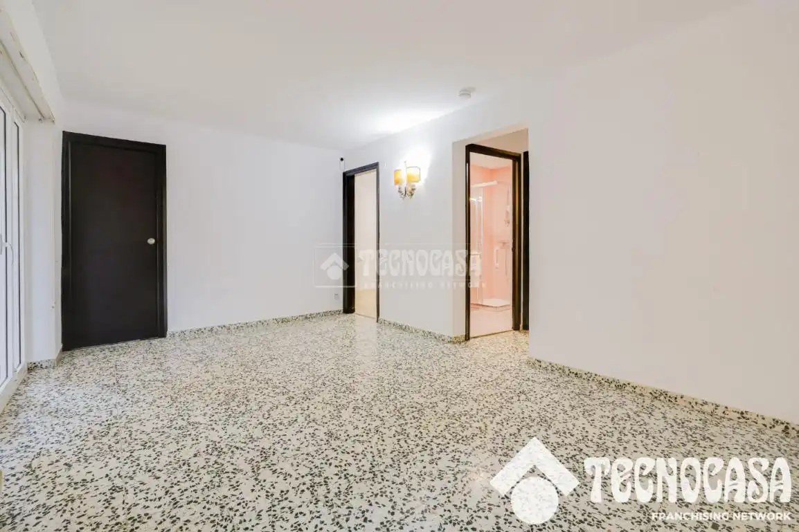 Wohnung zum Verkauf in Mataró mit Klimaanlage, Balkon und Alarm