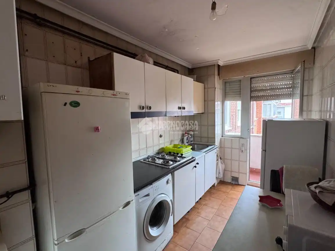 Küche von Wohnung zum Verkauf in León Capital  mit Heizung, Terrasse und Abstellraum