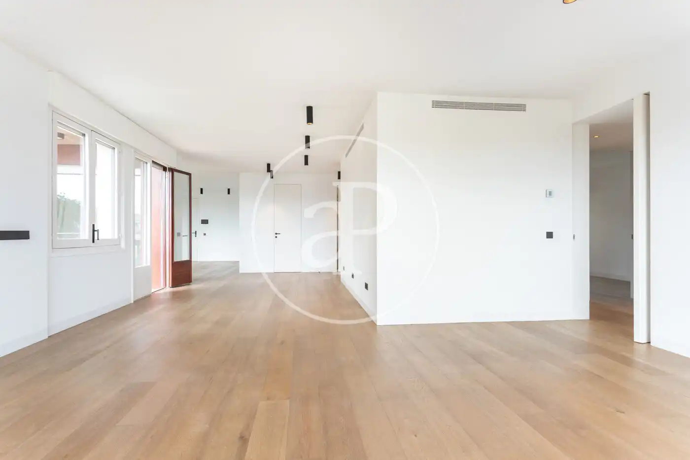 Sala de estar de Piso de alquiler en Barcelona con Aire acondicionado, Calefacción y Jardín privado