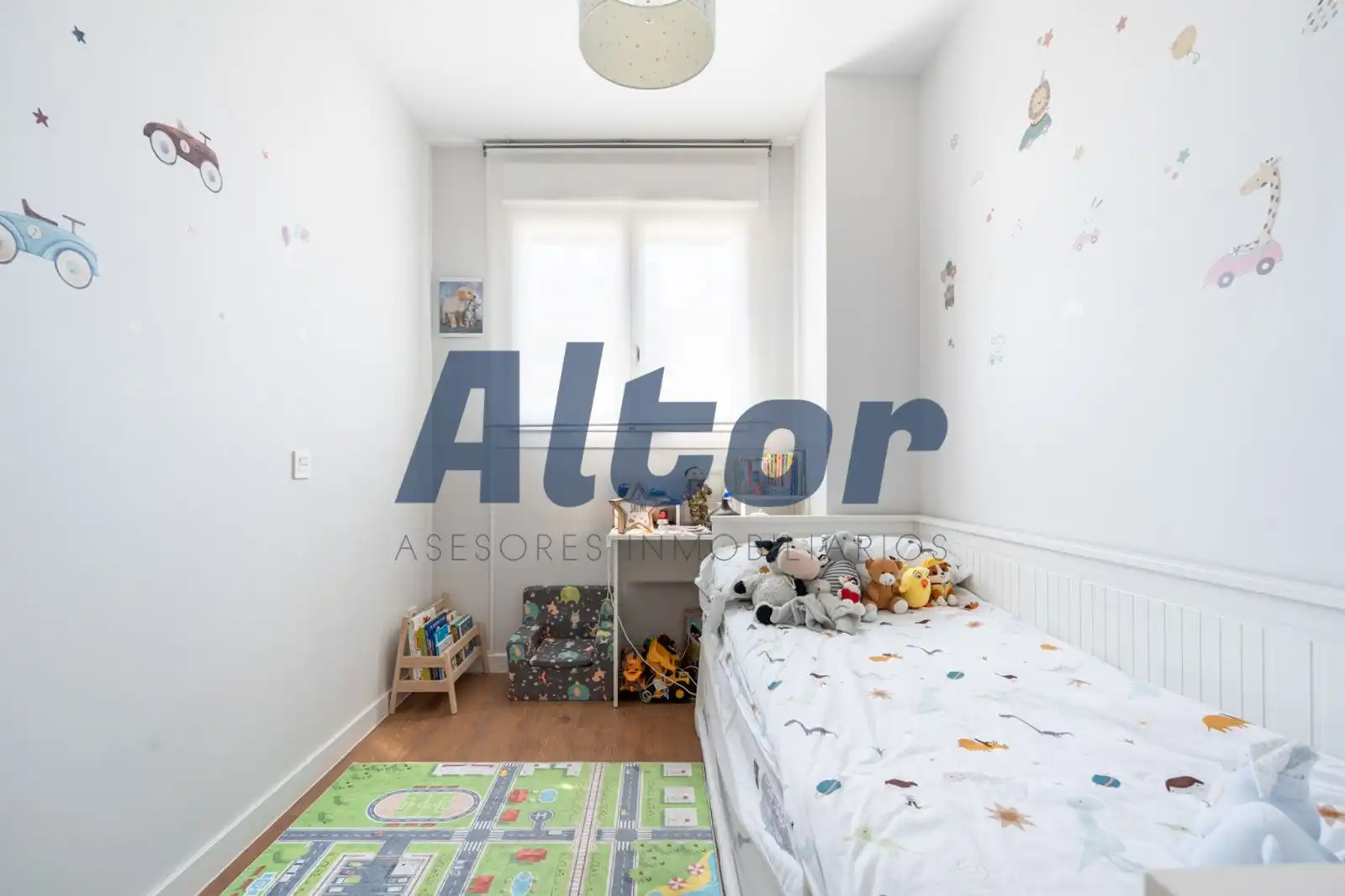 Bedroom of Flat for sale in Madrid  with Air Conditioner, Heating and Terrace