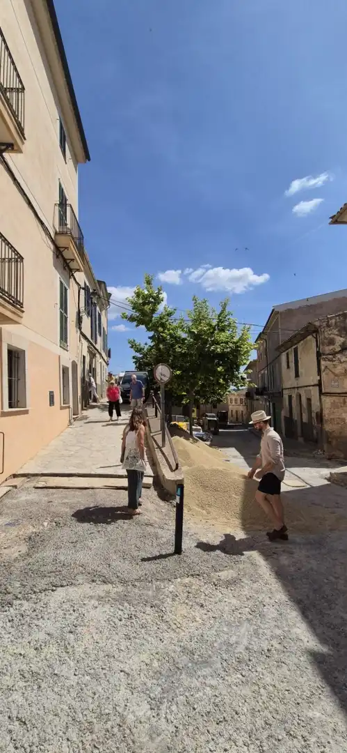 Vista exterior de Local en venda en Sineu