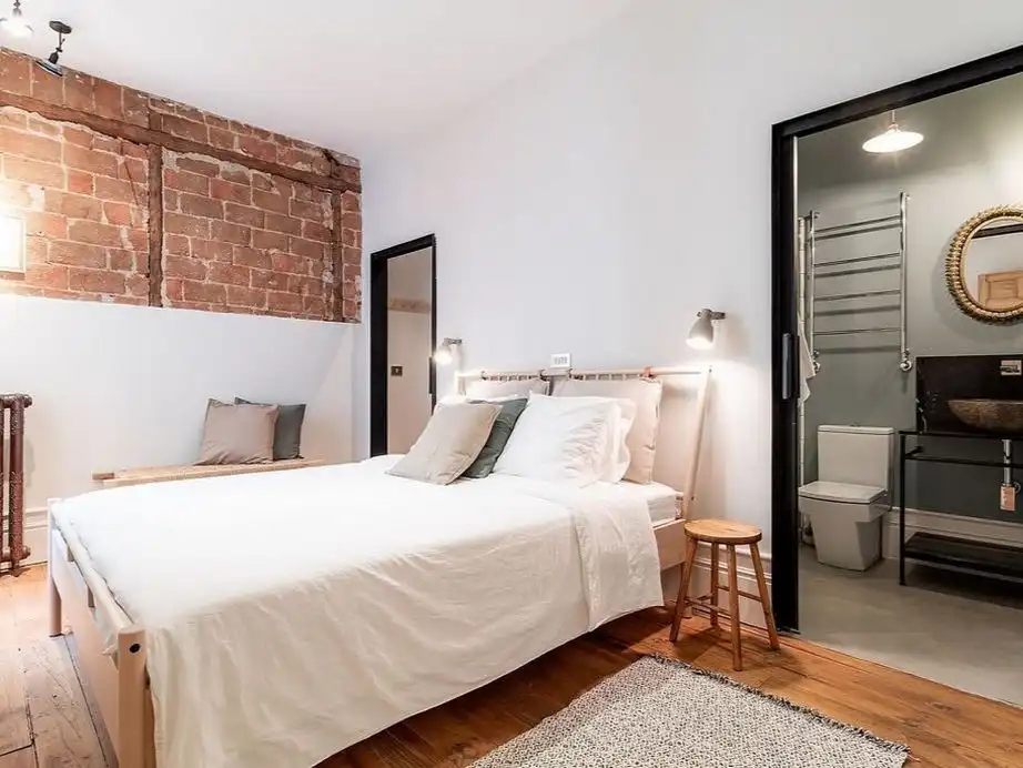 Bedroom of Apartments for rent in Badalona  with Parquet flooring, Storage room and Furnished