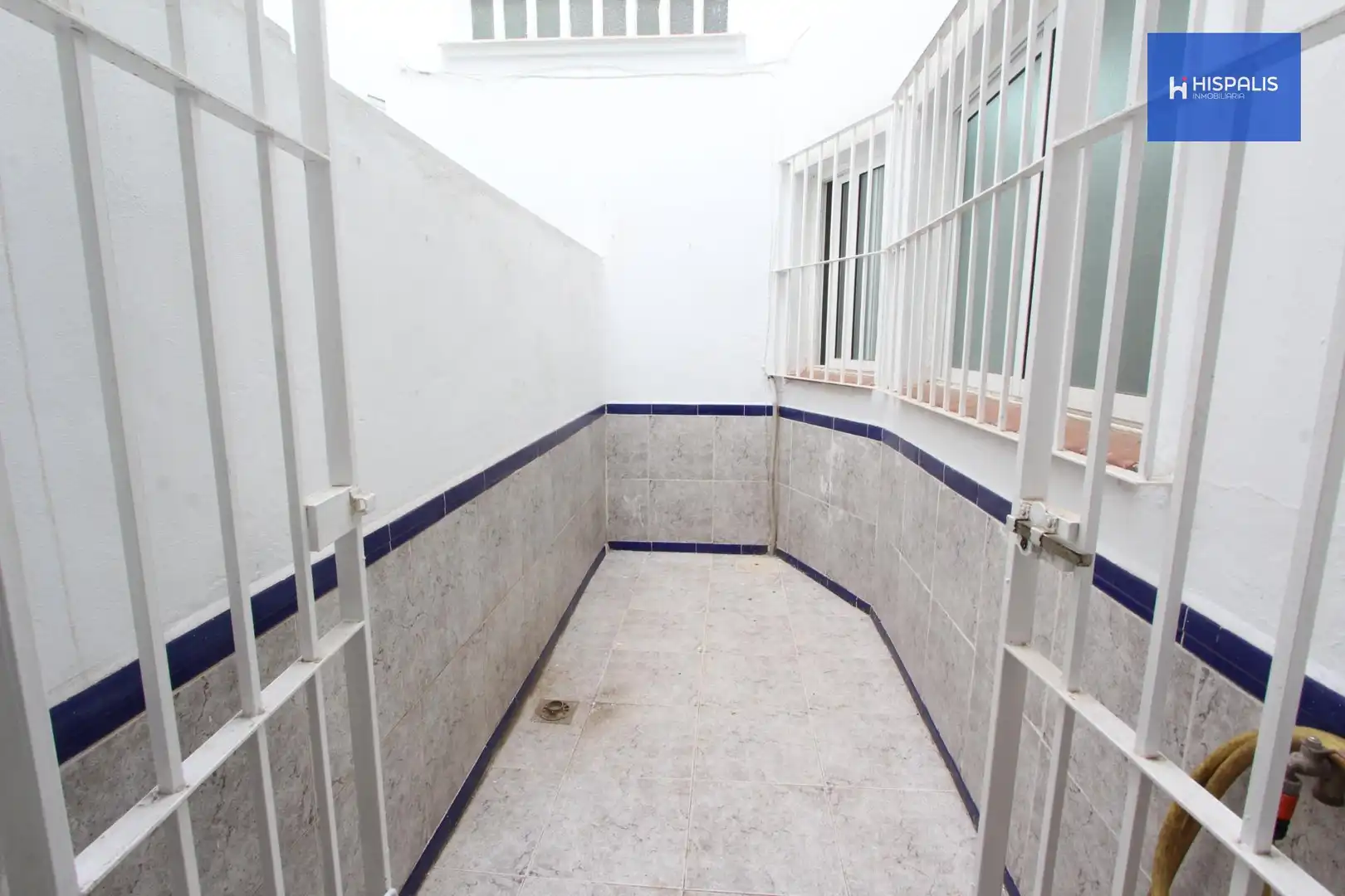 Ground floor for sale in Sevilla  with Air Conditioner and Heating