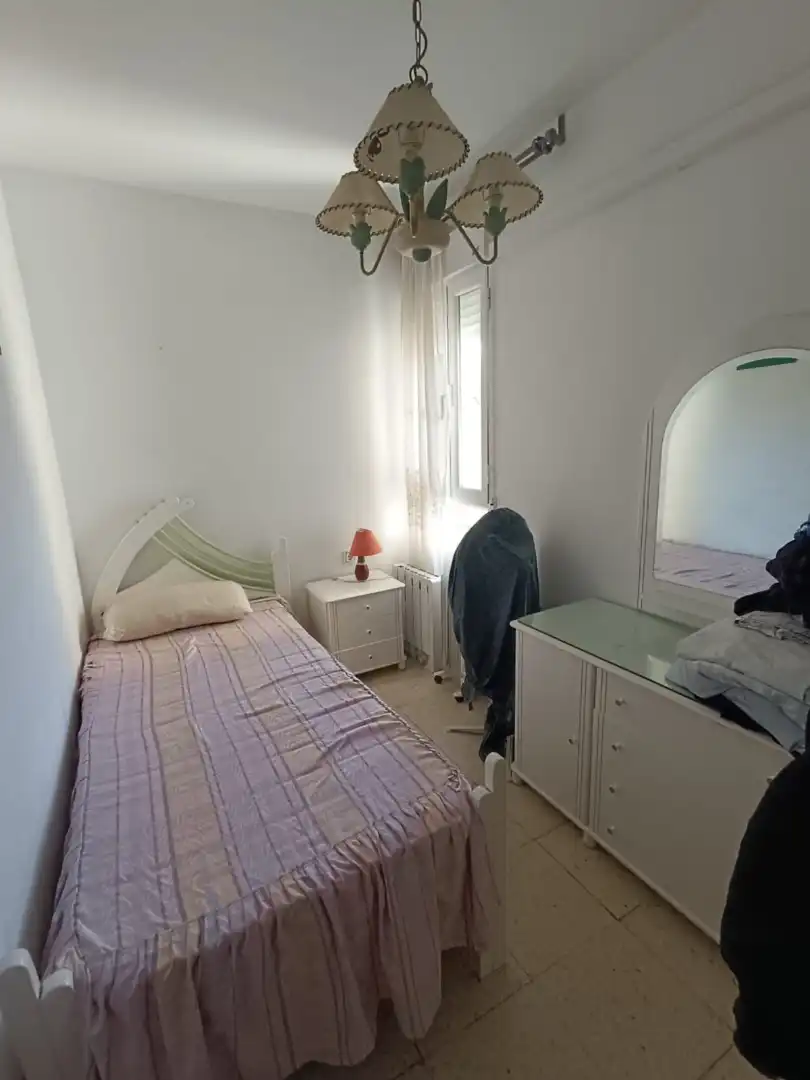 Habitación de Piso de alquiler en Granada con Calefacción, Terraza y Amueblado
