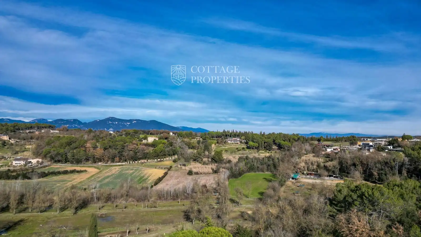 Houses for sale in Banyoles  with Air Conditioner, Swimming Pool and Alarm