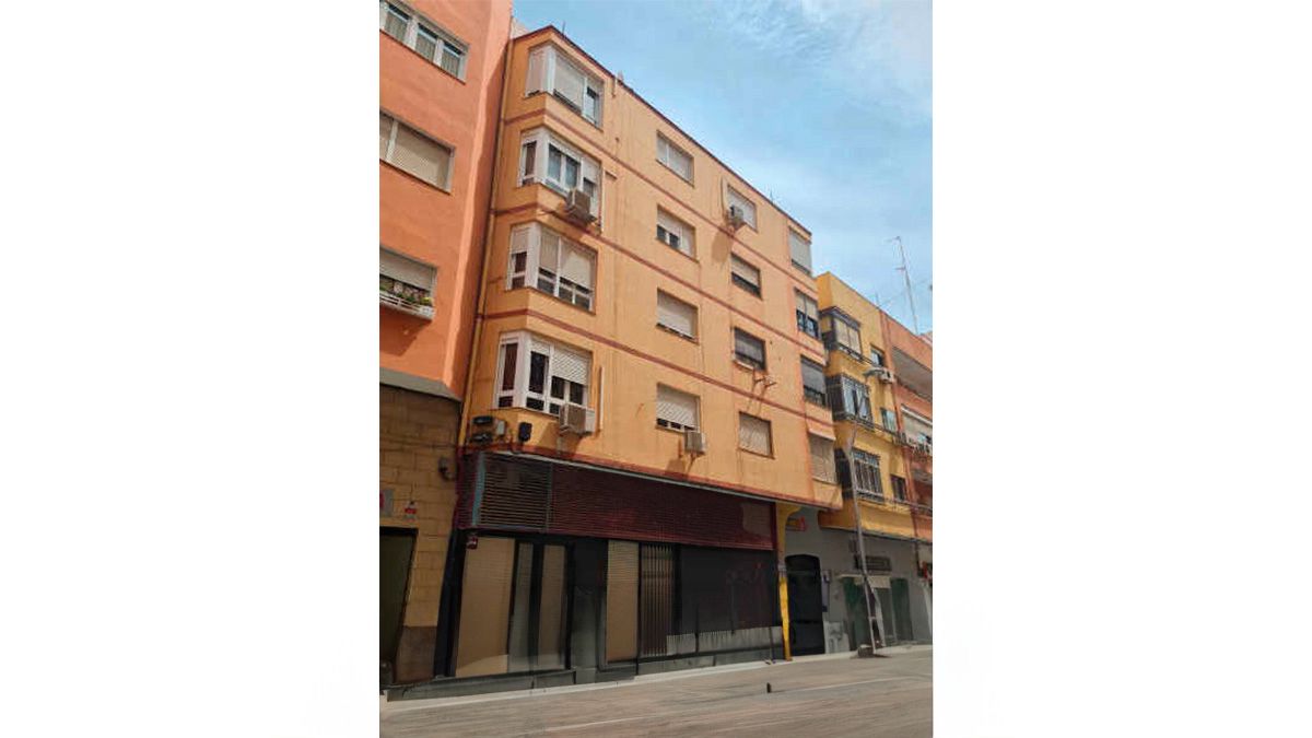 Vista exterior de Local en venda en  Almería Capital