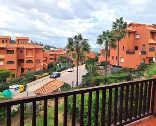 Vista exterior de Dúplex en venda en Estepona amb Aire condicionat, Calefacció i Terrassa