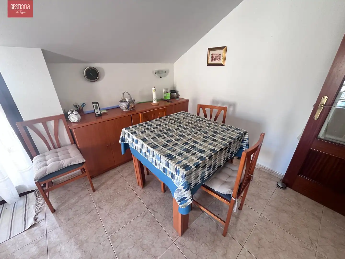 Esszimmer von Dachboden zum Verkauf in Noja mit Heizung, Terrasse und Möbliert