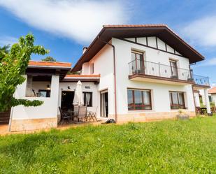 Vista exterior de Casa o xalet en venda en Valle de Mena amb Terrassa i Balcó