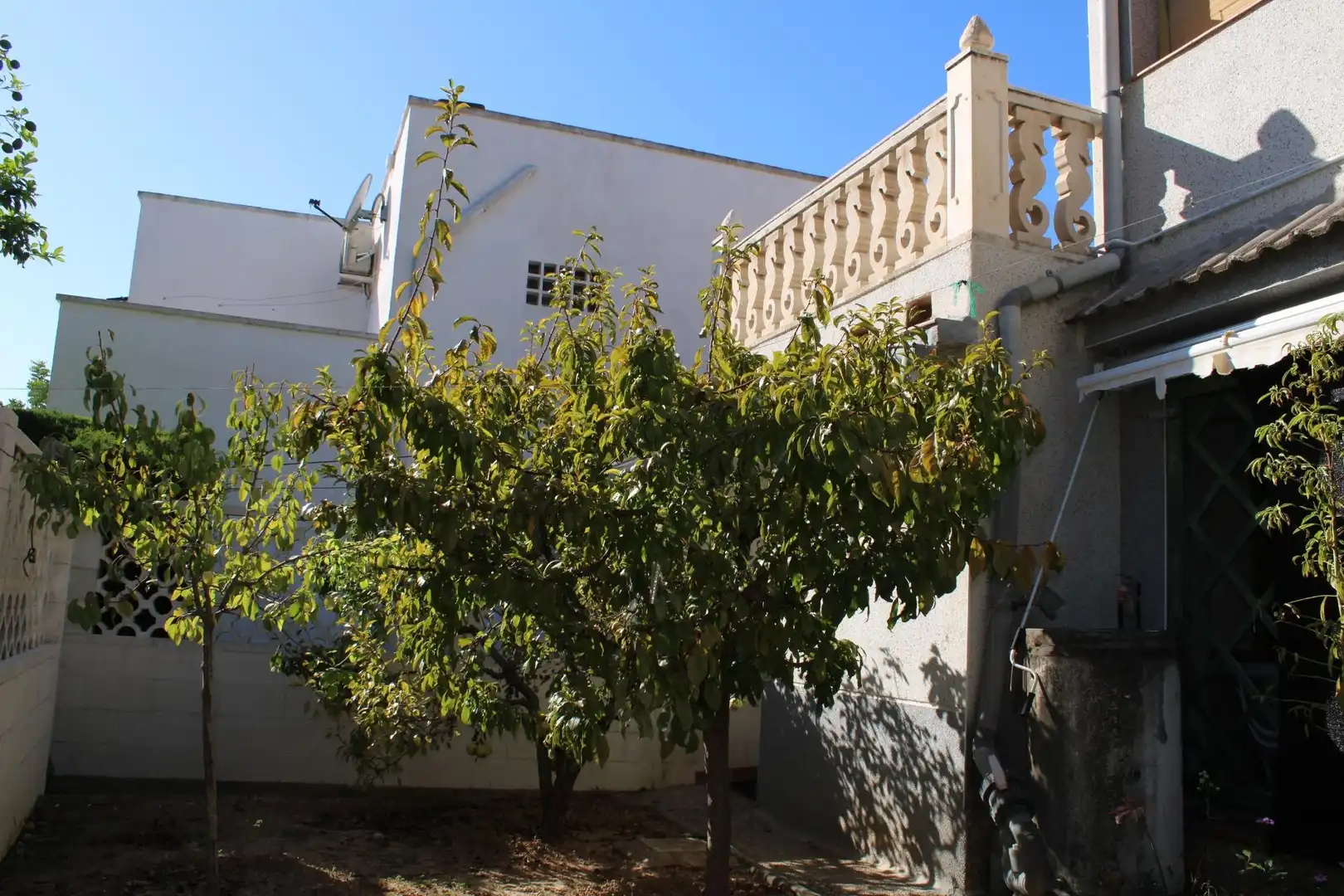 Außenansicht von Haus oder Chalet zum Verkauf in Salou mit Heizung, Privatgarten und Terrasse