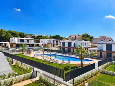 Casa amb balcó en venda a Cala Ratjada