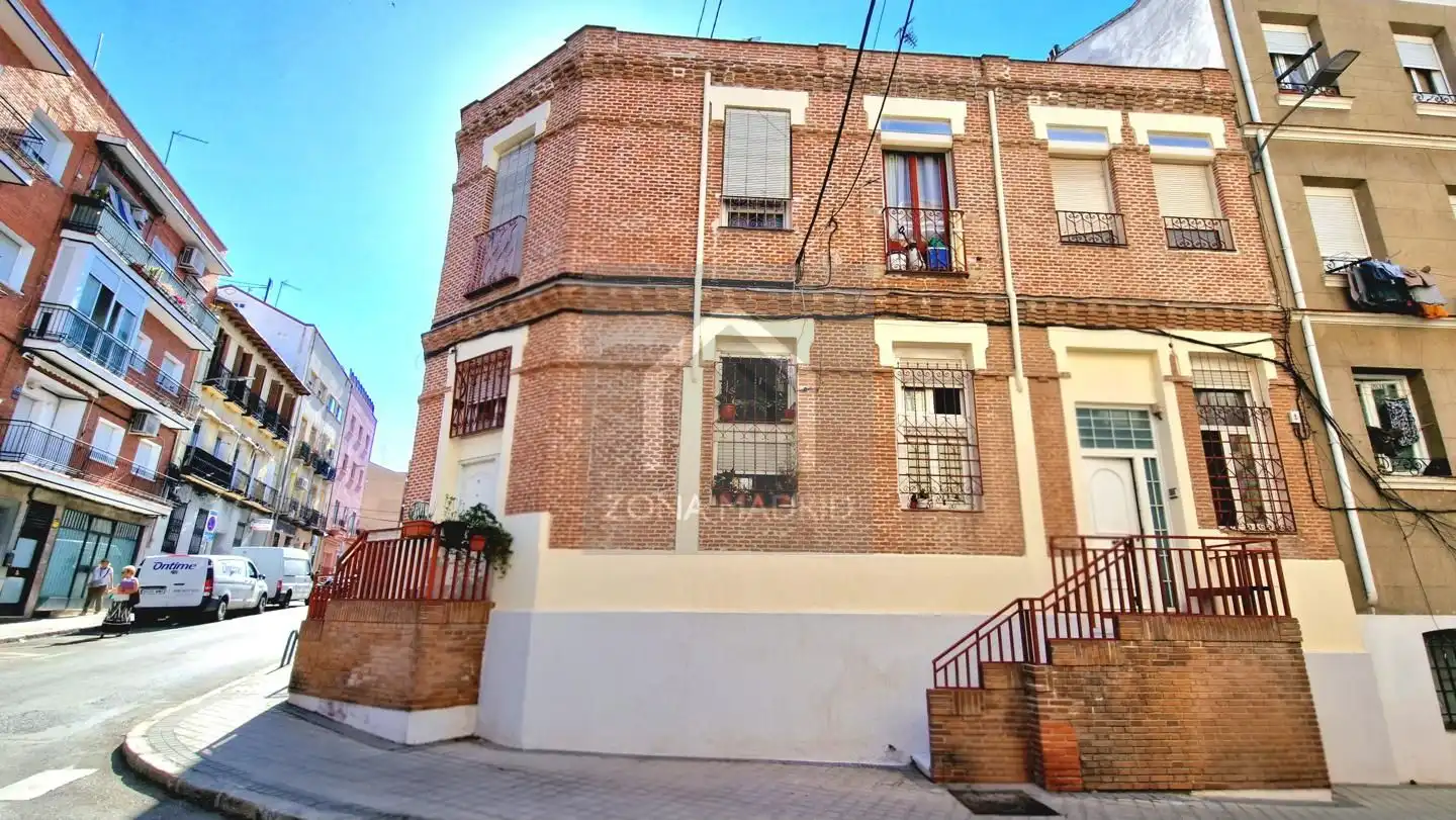 Vista exterior de Piso en venta en Madrid con Aire acondicionado, Terraza y Amueblado