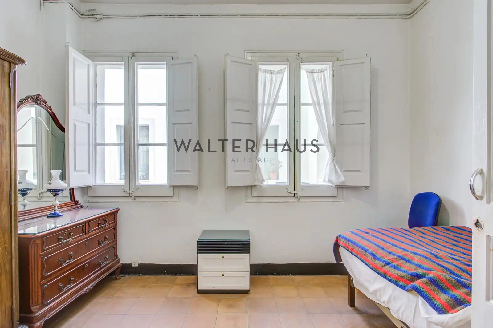 Habitación de Piso en venta en Barcelona con Balcón