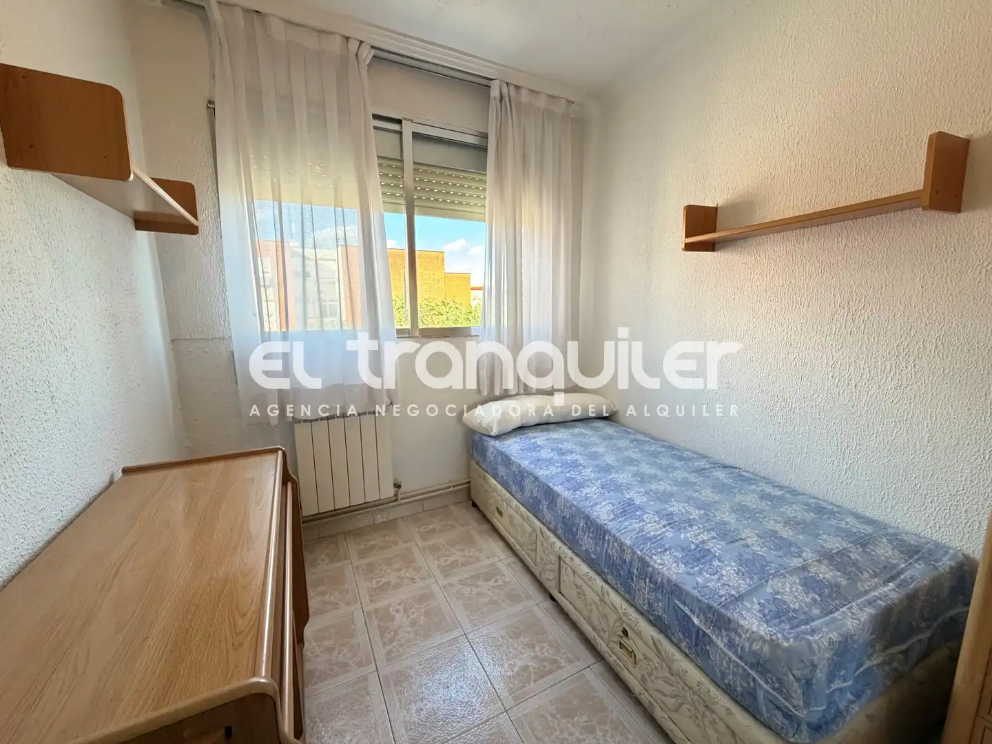 Habitación de Piso de alquiler en Fuenlabrada con Parquet, Amueblado y Lavadora