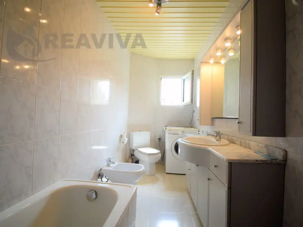 Baño de Piso en venta en La Seu d'Urgell con Calefacción, Terraza y Horno